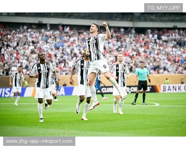 尤文图斯谋划未来：三后卫体系новая战术革新引爆足坛